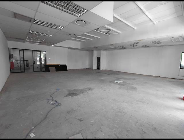 134M² RETAIL TO LET IN BRYANSTON